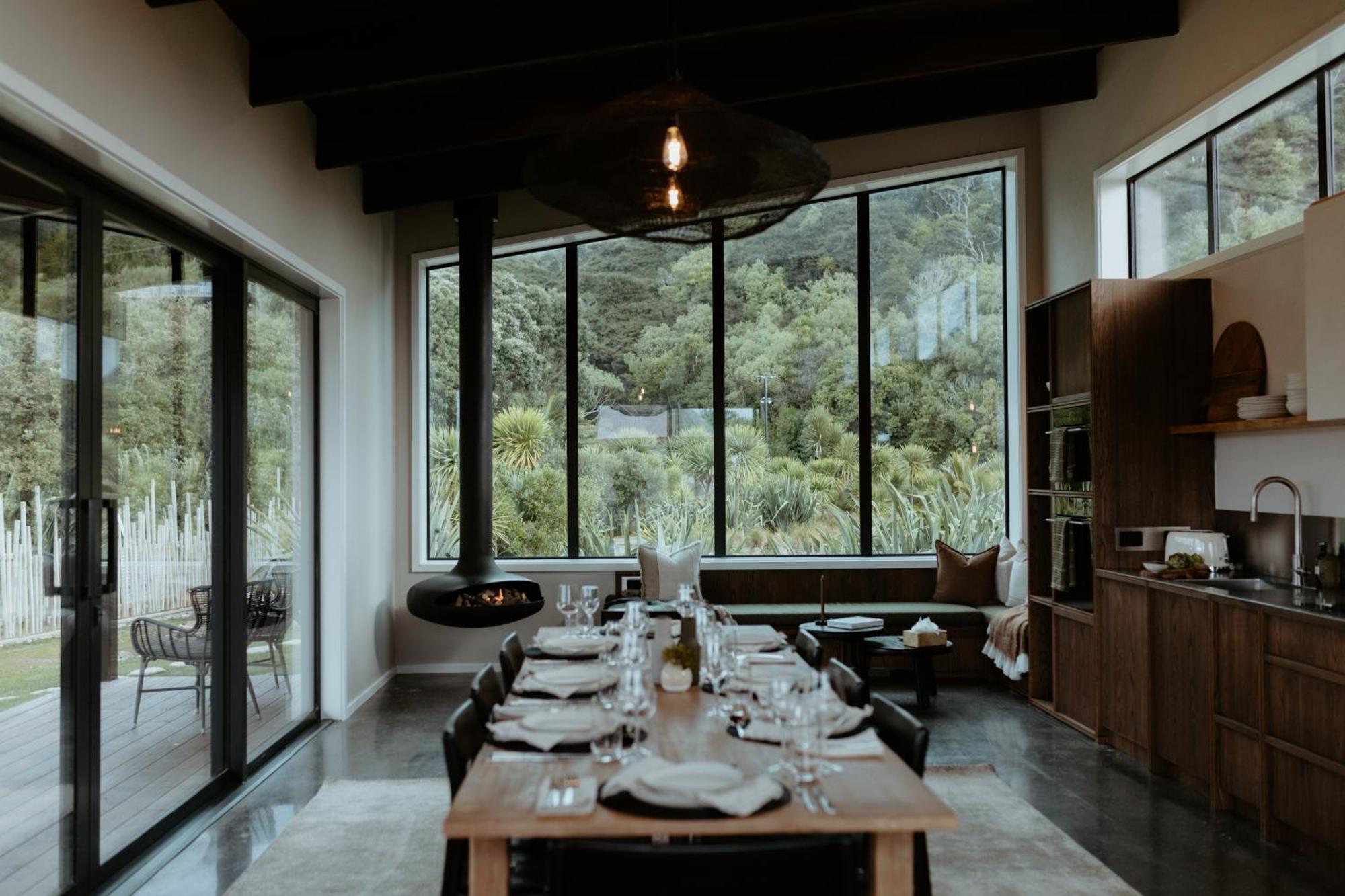 Te Whaanga Retreat & Spa ラグラン エクステリア 写真